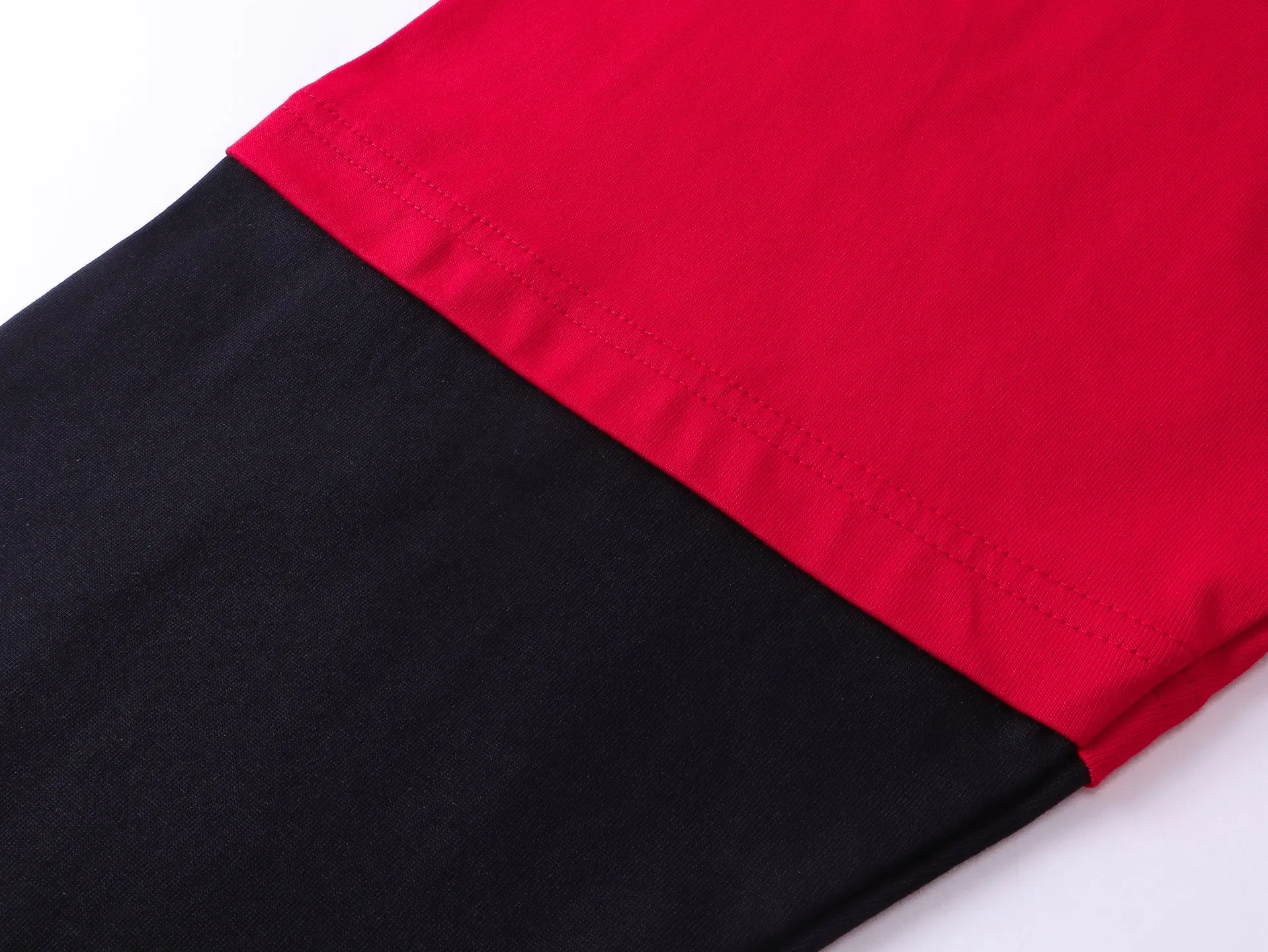 【 . Quality】BALENCI*GA/ .SS 25 New Arrival 3 T 。 。 ， 。 。 . Authentic ， ZP 。 260 ， . ， ， 。 。 ， 。 OS . Same Style ：BL 255089 ： ，Red Size：XS S M L